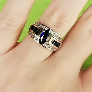 Blue sapphire ring